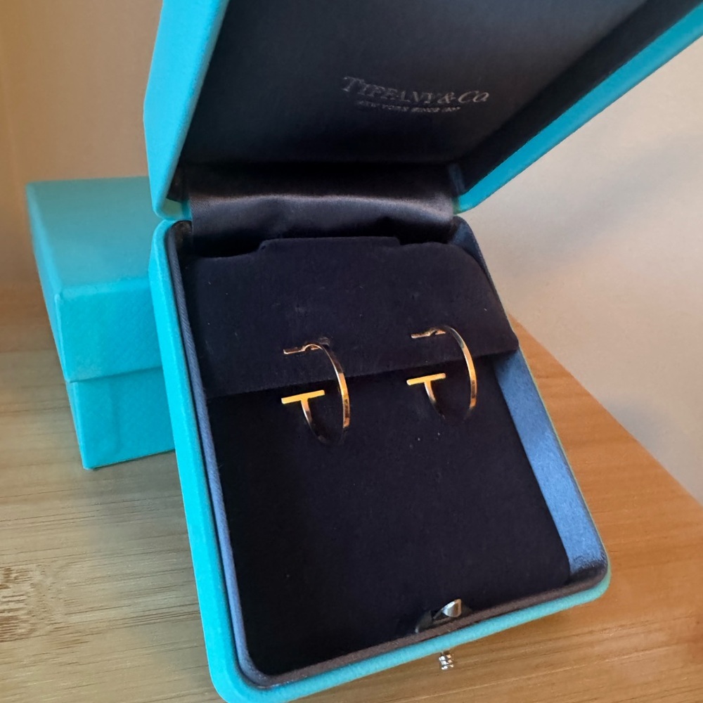 Tiffany T Hoop Earrings in Gold